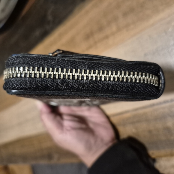 Juicy Couture Y2K Black and White Wallet - Picture 3 of 16